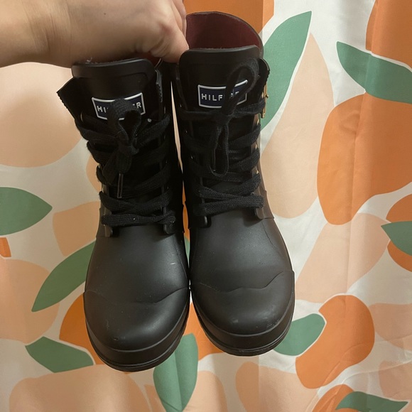 Tommy Hilfiger rain boots - Picture 1 of 8